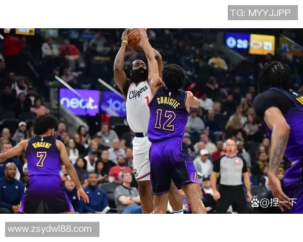 20170423马刺与灰熊激战正酣NBA季后赛精彩瞬间回顾与分析